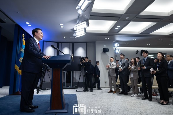 윤석열 대통령의 취임 2주년 기자회견이 9일 내·외신 소속 150명가량의 기자들이 참석한 가운데 진행됐다.(사진=대통령실 제공)