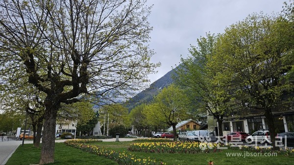 샤모니 근교의 아네시 마을 모습.