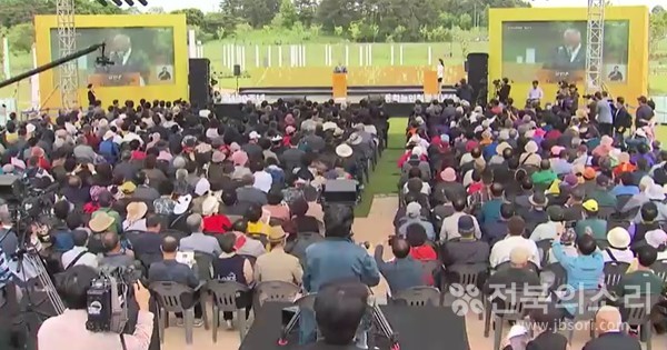 제130주년 동학동민혁명 기념일을 맞아 11일 정읍 황토현에서 정부 주관 기념식이 개최됐다.