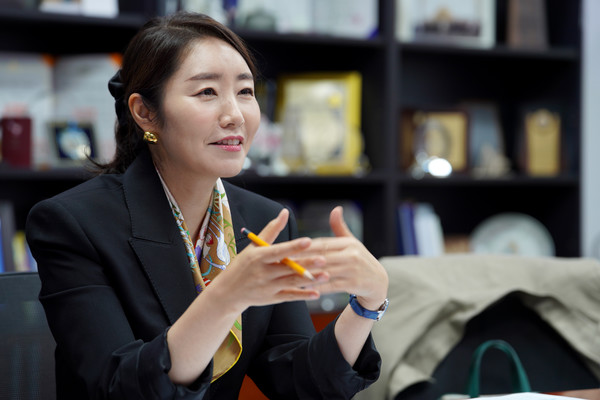 "2024년 대한민국이 국가를 위해서 군대에 갔다 목숨을 잃은 한 청년이 왜 죽었는지 밝힐 수조차 없는 후진국인가?”라고 묻는 강선우 의원.(사진=강선우 의원실 제공)