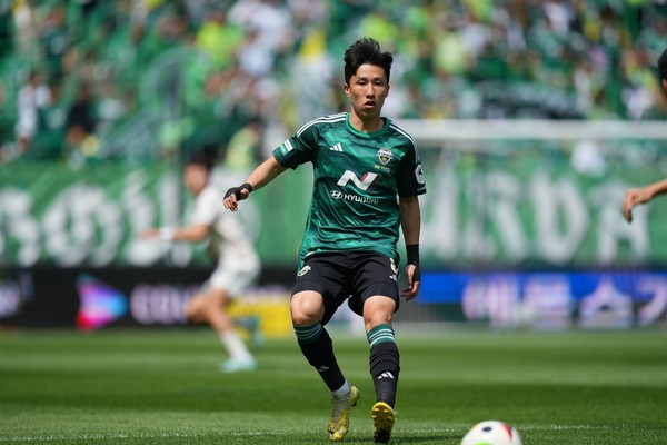 전북 현대는 29일 강원 춘천송암스포츠타운에서 열린 하나은행 K리그 1 2024 15라운드 원정경기서 강원FC에 1-2로 패했다.(사진=전북 현대 제공)