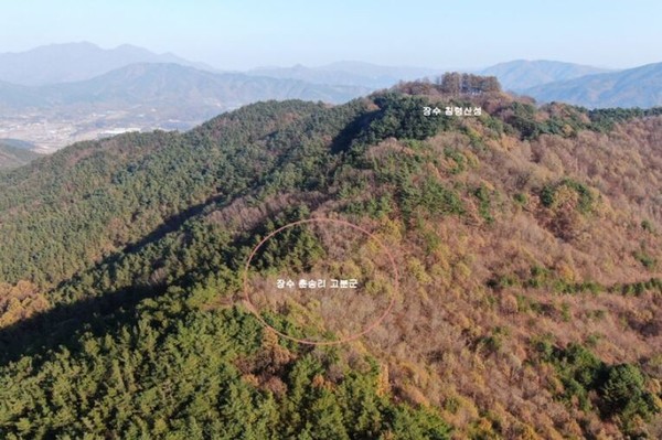 장수군 침령산성 동북쪽 산줄기에 위치한 ‘장수 춘송리 무덤군’ 위치(원안).(사진=장수군 제공)