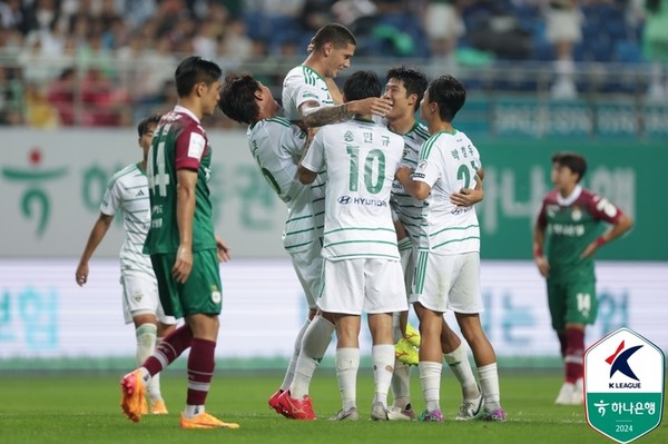 전북 현대는 대전하나시티즌과 7일 대전월드컵경기장에서 열린 ‘하나은행 K리그1 2024’ 21라운드 맞대결에서 2-2로 비겼다. (사진=한국프로축구연맹 제공)