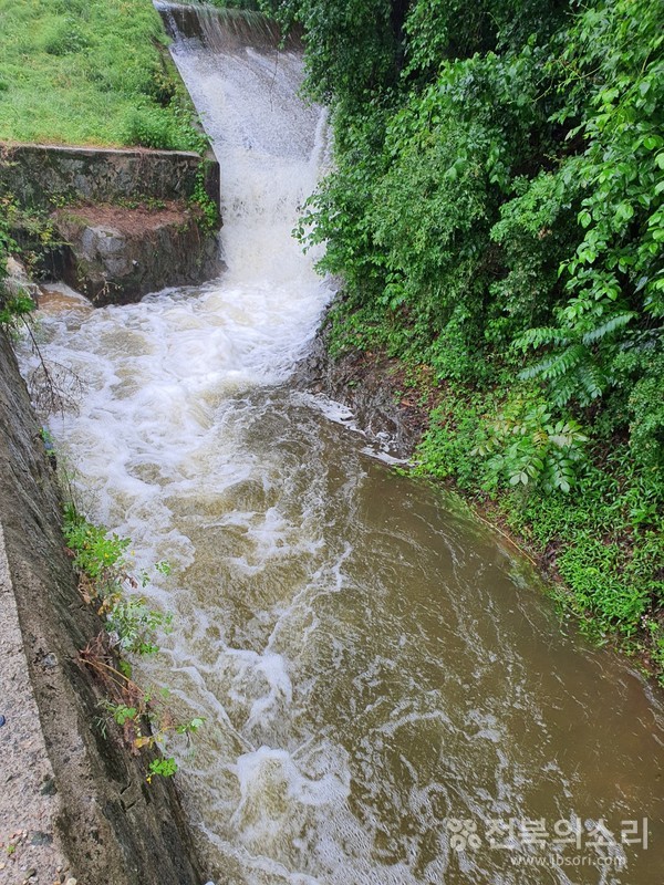 전북지역에는 이번 주 내내 비 소식이 예고되면서 시설물 피해 예방 등을 위한 사전 대비가 필요해 보인다.(자료사진) 