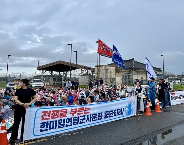 정전협정 71주년을 맞아 27일 전북을 비롯한 광주·전남 등 호남지역 시민들이 군산에서 ‘7·27 호남지역 평화대회'를 개최했다.(사진=전북평화와인권연대 제공) 