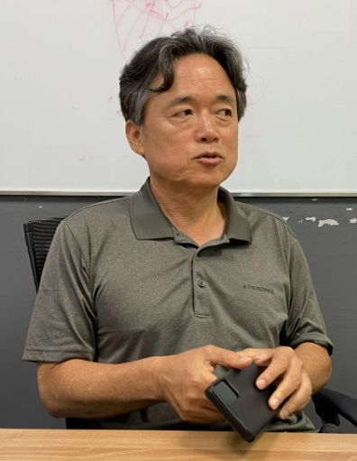 "MBC 하나라도 우리 사회에 맑은 목소리를 낼 수 있는 공영방송으로 남겨 놓느냐, 남겨놓지 못 하느냐 하는 중대한 기로에 있다"고 말하는 최승호 PD.