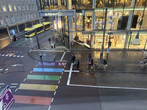 언젠가 길벗이 들고 나갈 사진 한장. 네덜란드 위트레흐트시에서의 사진이다.