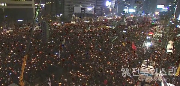 2016년 12월 3일 열린 '박근혜 대통령 퇴진 촉구' 6차 촛불집회 모습.(자료사진)