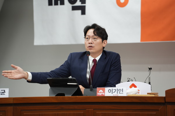 "대통령이 제대로 된 현실 인식을 빨리 하지 않으면 보수가 버린 보수 대통령이 나온다"고 말하는 이기인 개혁신당 최고위원.(사진=이기인 제공)
