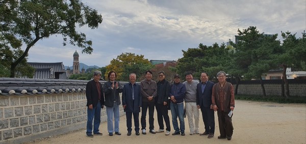 '한국지역인터넷신문협의회 2024 추계 세미나 및 워크숍' 참가 회원사 대표들. 