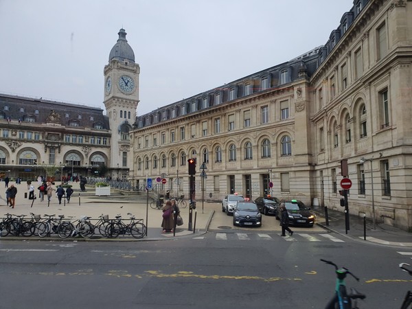 프랑스 파리역 인근 광장.