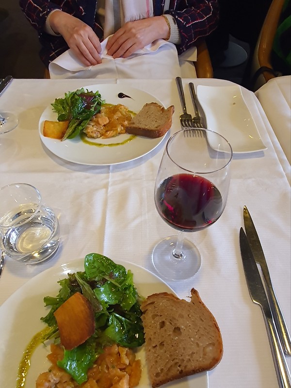 '파리의 하늘'에서 먹어 본 코스 요리 음식.