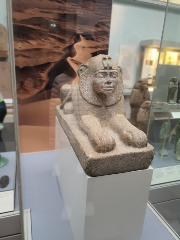 영국 박물관에 전시된 고대 이집트의 '타하르코 스핑크스(Sphinx of Taharqo)' 조각품.