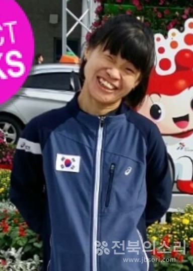 '제2회 올해의 정의로운 전북인 특별상'에 선정된 전민재 선수.