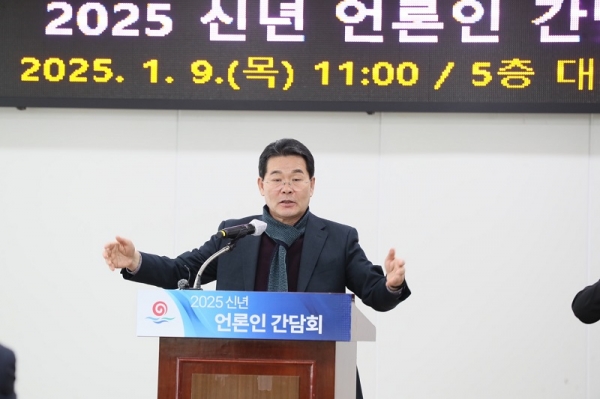 권익현 부안군수가 1월 9일 신년 언론인 간담회를 하고 있는 모습.(사진=부안군 제공)