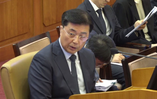 홍장원 전 국가정보원 제1차장이 2월 4일 헌법재판소에서 열린 '윤석열 대통령 탄핵심판 5차 변론기일'에 증인으로 출석해 발언하고 있다.(사진=헌법재판소 제공)