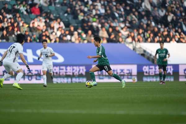 전북 현대는 9일 전주월드컵경기장에서 열린 하나은행 K리그 1 2025 4라운드 강원FC와 경기에서 0-1로 패했다.(사진=전북 현대 모터스 제공) 