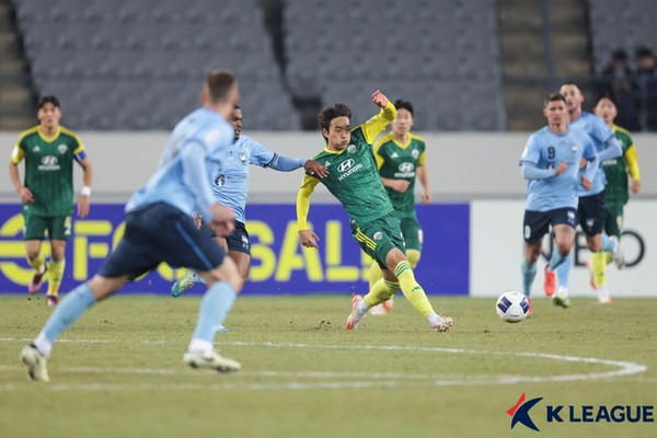 전북 현대는 13일 오후 5시 시드니 풋볼 스타디움에서 열린 시드니FC와의 원정경기에서 2-3으로 역전패했다.(사진=한국프로축구연맹 제공)
