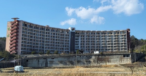 남원 도심에 흉물로 20년 가까이 방치됐던 효산콘도가 우여곡절 끝에 새 주인을 맞이하게 됐다.(사진=남원시 제공)