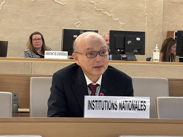 안창호 국가인권위원회 위원장이 3월 10일(현지 시간) 스위스 제네바에서 열린 제58차 유엔 인권이사회에 참석해 발언하고 있다.((사진=국가인권위원회 제공) 