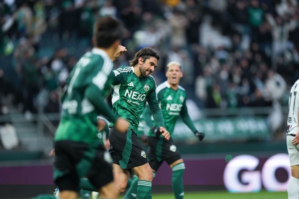 전북 현대는 13일 전주월드컵경기장에서 열린 하나은행 K리그1 2025 8라운드 제주와의 경기에서 1-1로 비겼다.(사진=전북 현대 모터스 제공) 