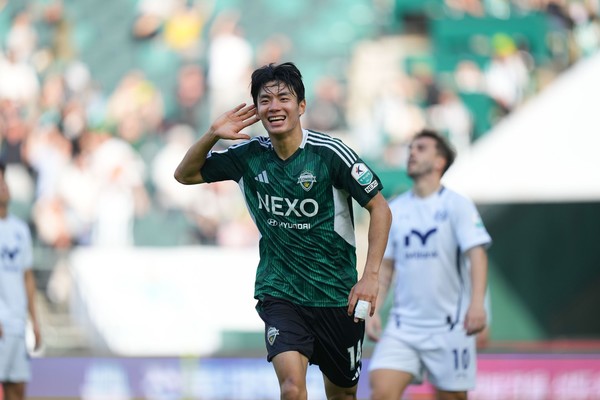 전북 현대는 전반 39분 전진우가 세 번째 골을 넣으며 승리의 쐐기를 박았다.(사진=전북 현대 모터스 제공)