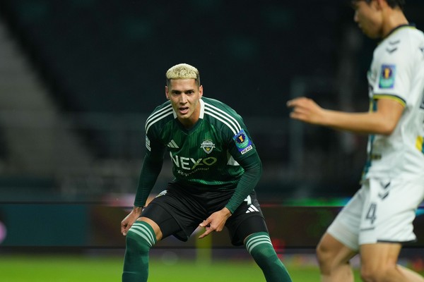 전북 현대가 14일 오후 7시 대전월드컵경기장에서 열린 2025 하나은행 코리아컵 16강전에서 대전 하나시티즌과 경기에서 3-2로 승리하며 8강에 진출했다.(사진=전북 현대 모터스 제공)