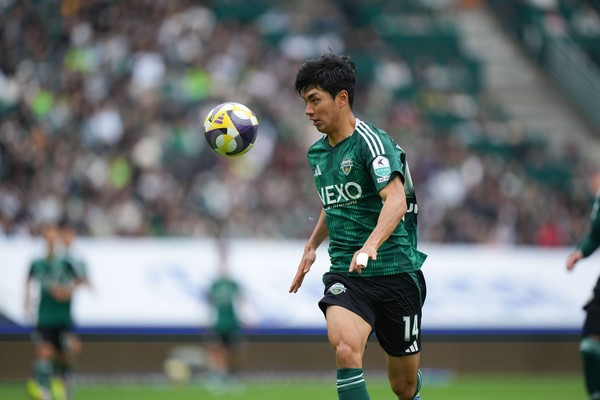 전북과 대전은 지난 6일 K리그1 12라운드에서 1-1로 승부를 내지 못했으나 8일 만에 펼친 진검 승부에서 전북이 3-2로 승리를 거두며 파란을 예고했다.(사진=전북 현대 모터스 제공)