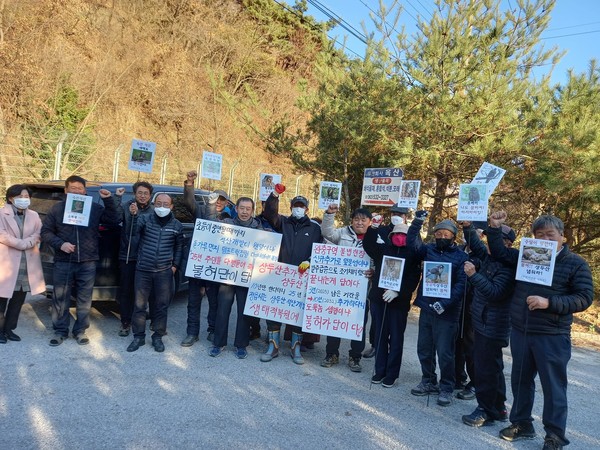 정읍시 옹동면 주민들은 상두산 석산 관련 항소심에서 최종 승소한 뒤 "면 단위 환경단체인 옹동면환경연대의 주도 아래 이뤄낸 의미 있는 성과"라며 "농촌지역 주민들이 난개발에 맞서 이룬 전국적인 사례"라고 반겼다.(사진=정읍시옹동면환경연대 제공)   