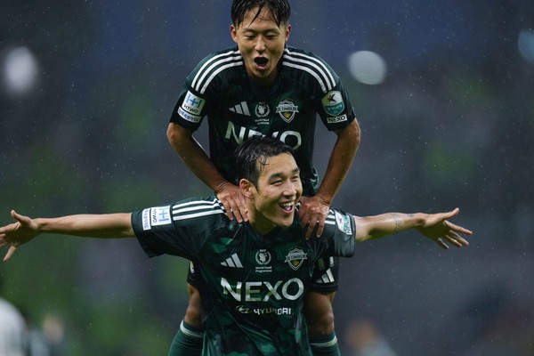 21일 전주월드컵경기장에서 열린 하나은행 K리그1 2025 20라운드에서 전북 현대는 FC서울과 전반 한 골씩 주고받으며 1-1 무승부를 기록, 16경기 무패 행진을 이어갔다.(사진=전북 현대 모터스 제공) 