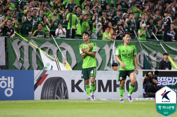 후반 38분 골키퍼와 1대 1의 기회를 잡은 전진우가 침착하게 밀어 넣으며 13호 골을 기록했다.(사진=한국프로축구연맹 제공)