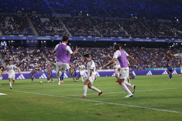 전북 현대는 30일 울산 문수축구경기장에서 열린 하나은행 K리그1 2025 28라운드 원정 경기에서 울산을 상대로 2-0으로 승리했다.(사진=전북 현대 모터스 제공)