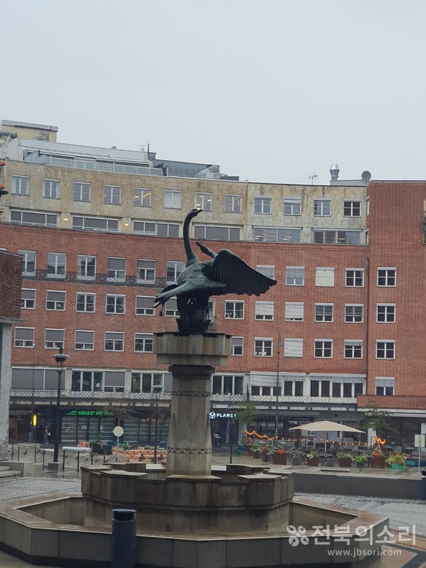 매년 12월 노벨 평화상 시상이 열리는 노르웨이 오슬로 시청 전경.