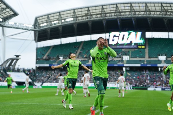 프로축구 K리그1 전북 현대가 18일 홈경기장에서 조기 우승을 확정지으며 한국 축구 최초로 10번째 우승의 영예를 안았다.(사진=전북 현대 모터스 제공) 